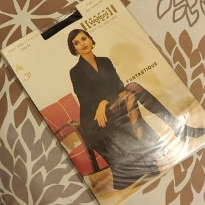 NIB Wolford Fantastique tights